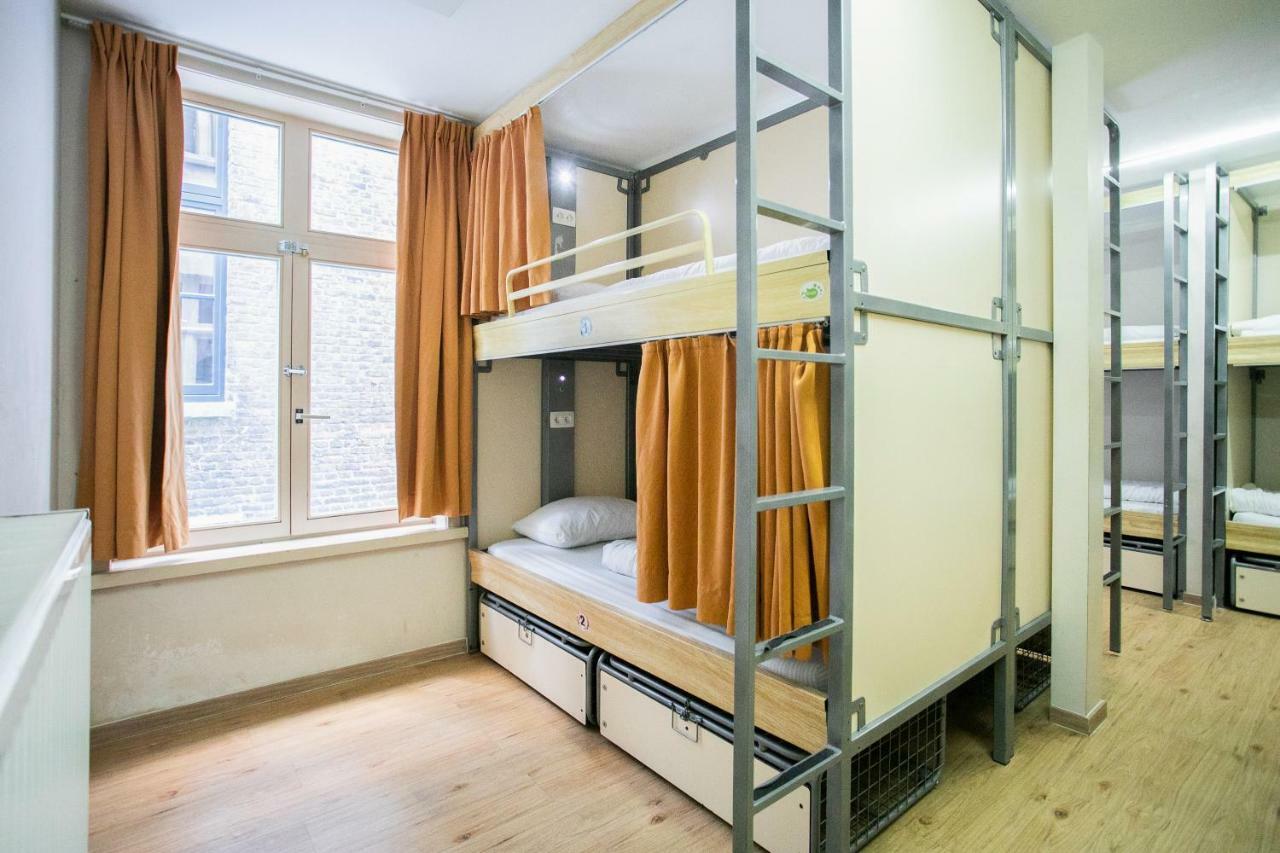 St Christopher'S Inn Hostel At The Bauhaus Brujas Exterior foto